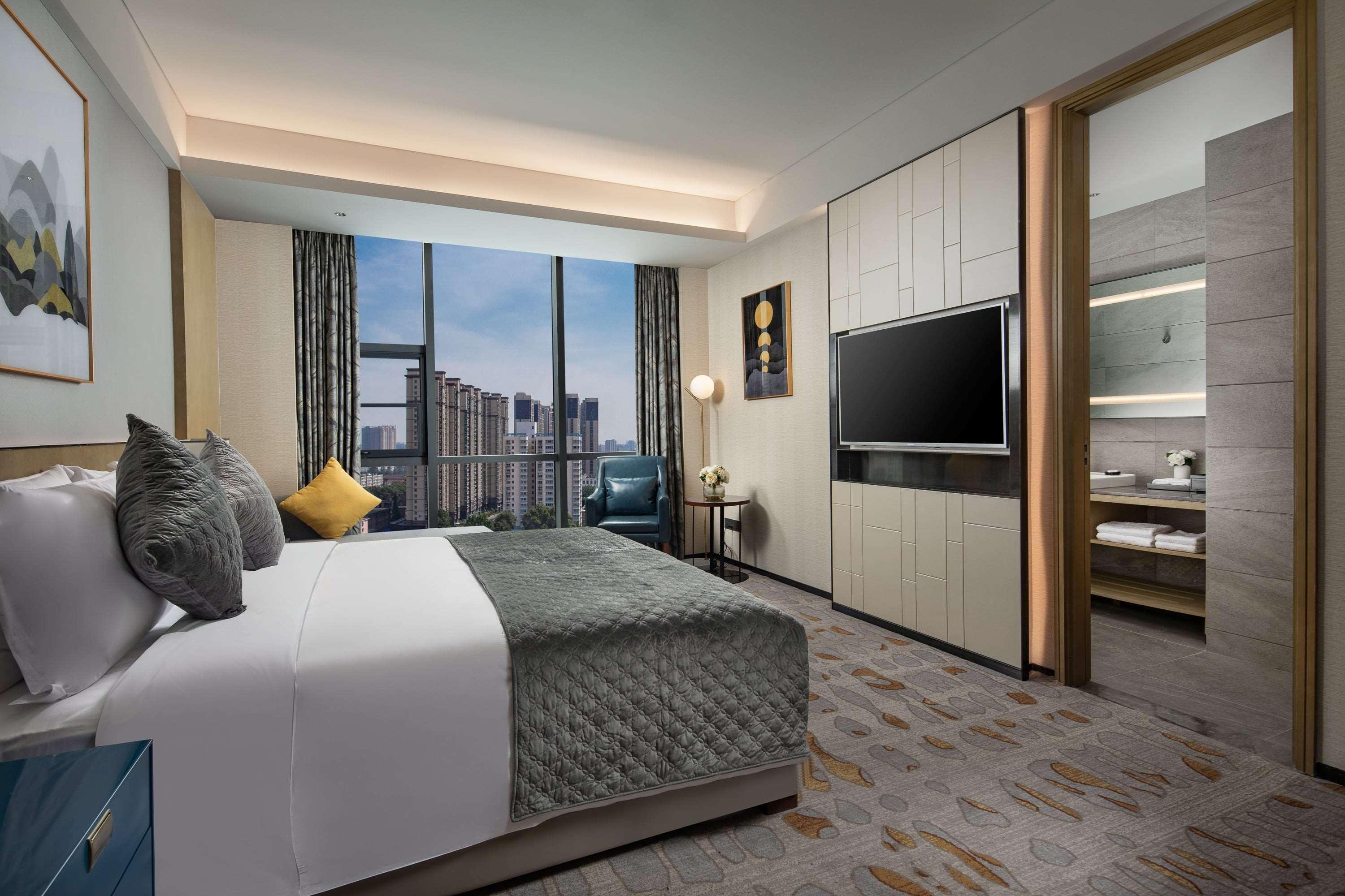 Ramada By Wyndham Luoyang Downtown Hotel Eksteriør billede