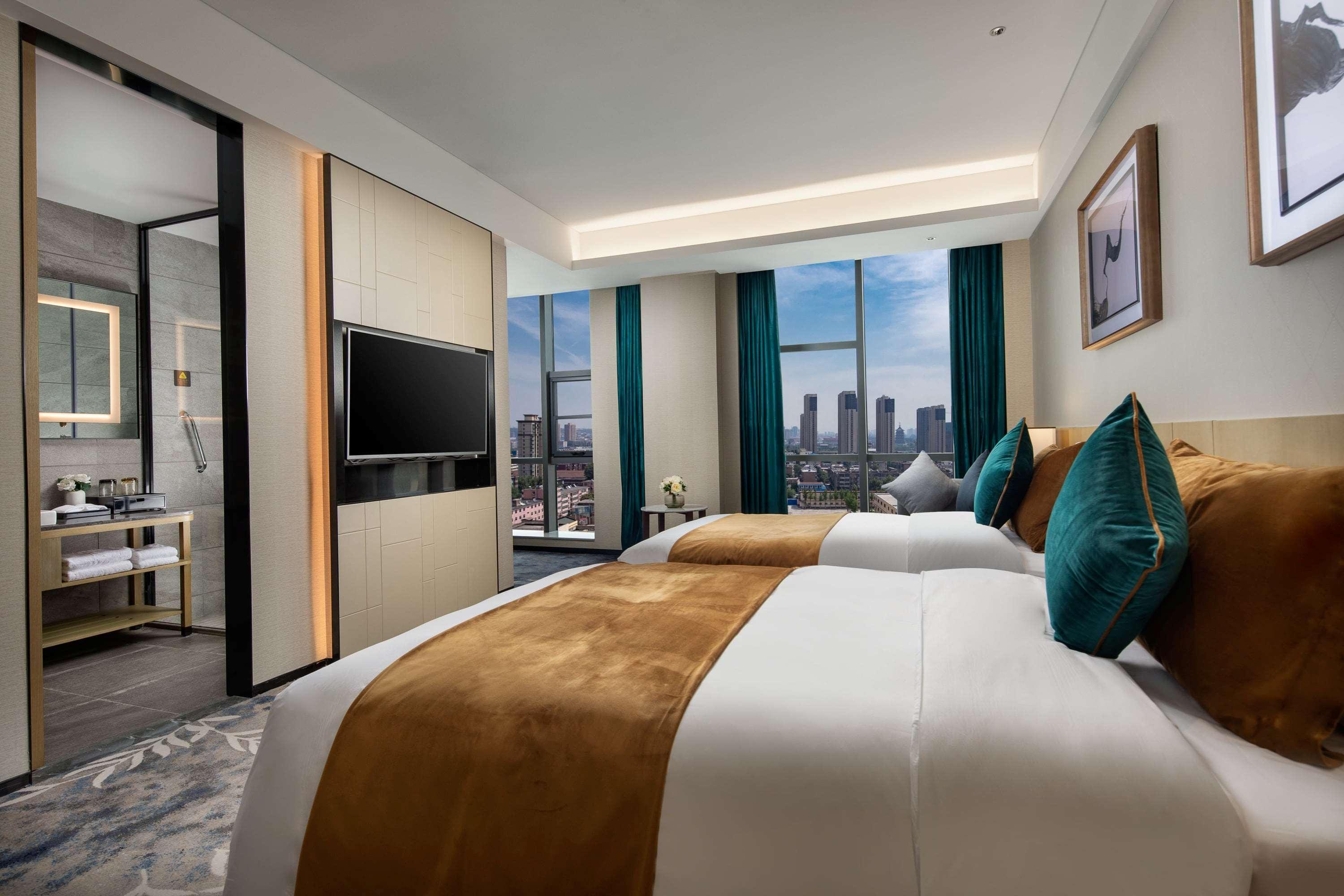 Ramada By Wyndham Luoyang Downtown Hotel Eksteriør billede