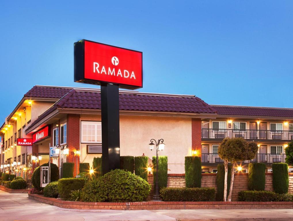 Ramada By Wyndham Luoyang Downtown Hotel Eksteriør billede