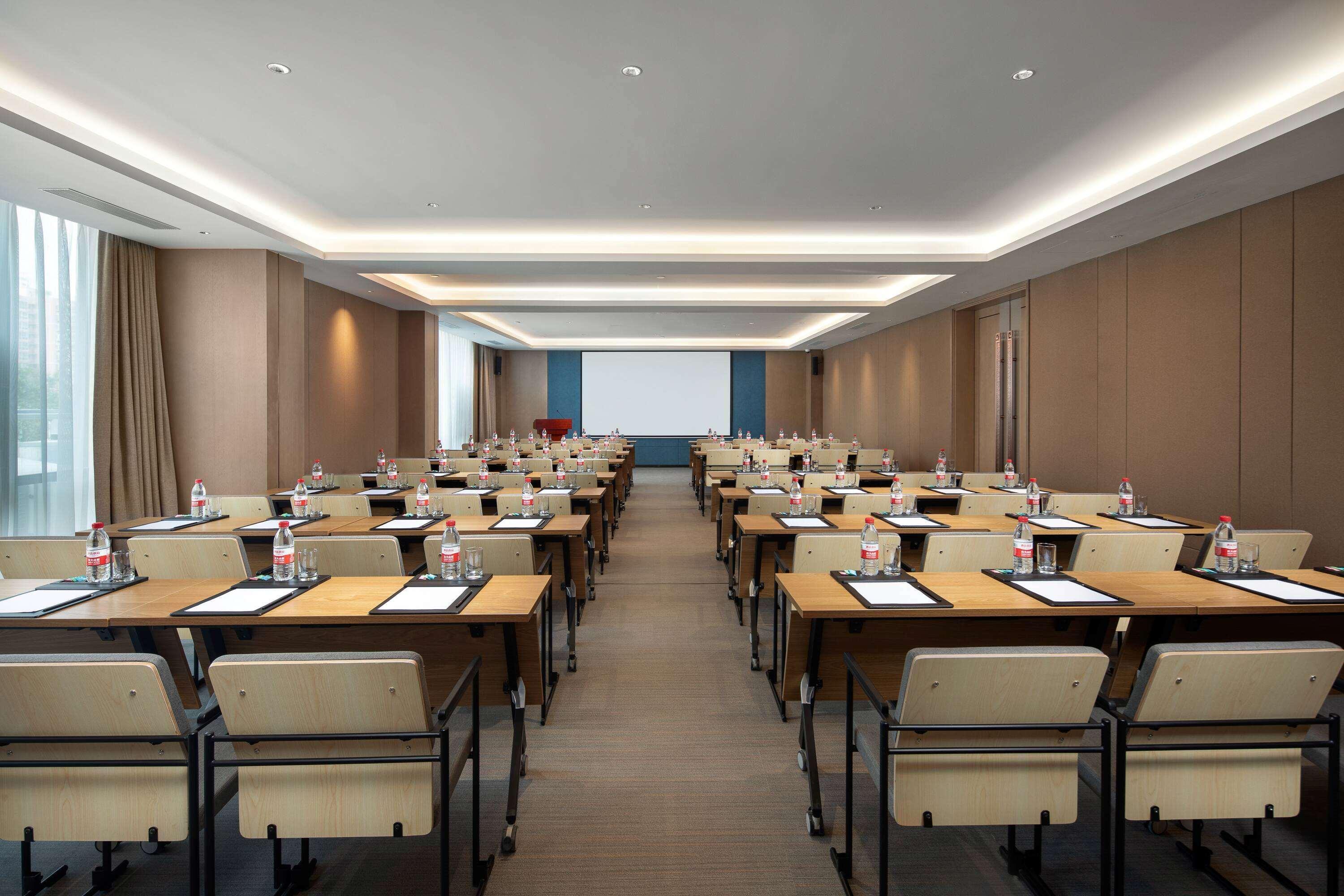 Ramada By Wyndham Luoyang Downtown Hotel Eksteriør billede