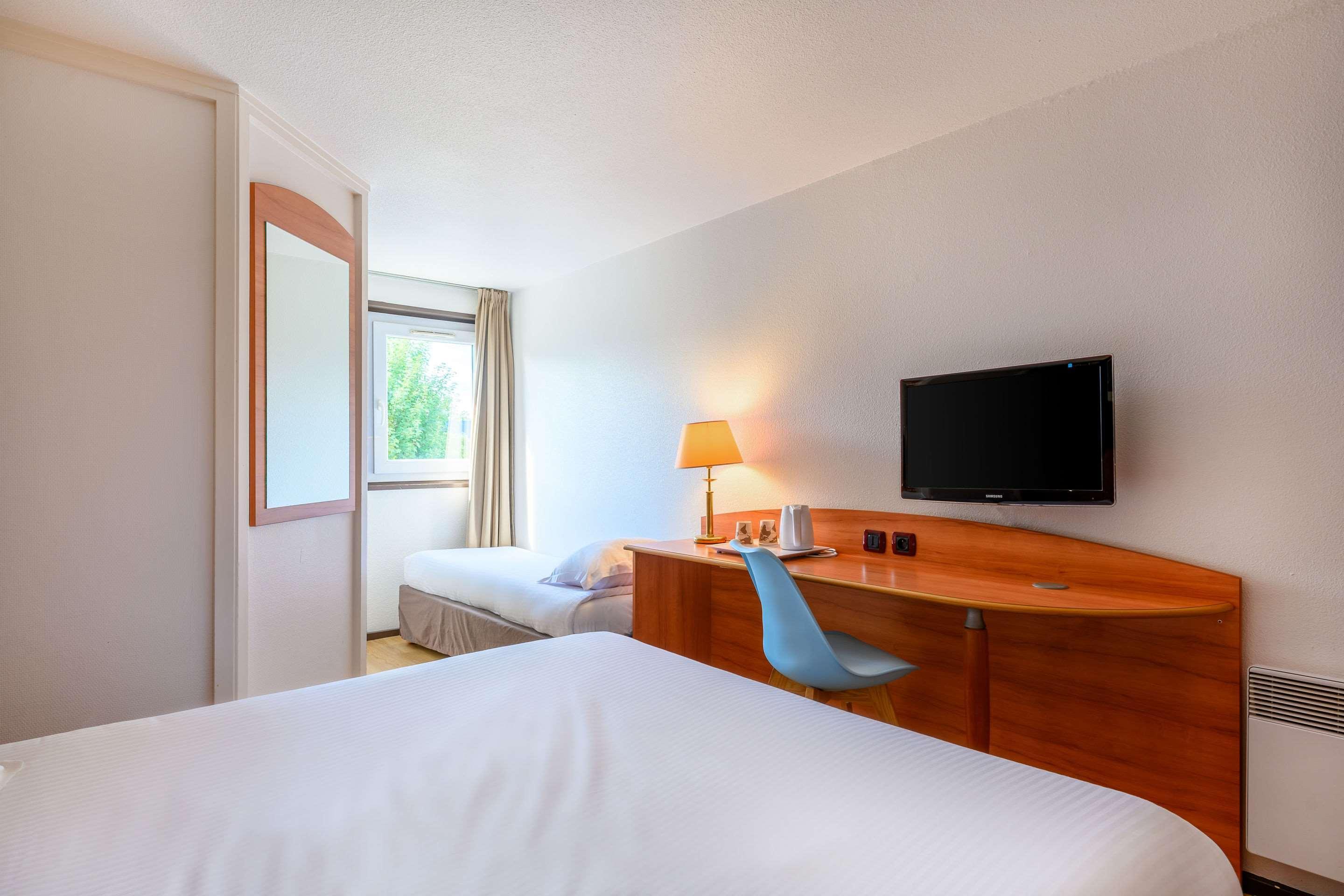 Ramada By Wyndham Luoyang Downtown Hotel Eksteriør billede